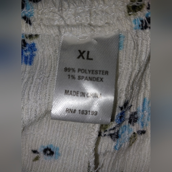 5 Below Set - Picture 2 of 5